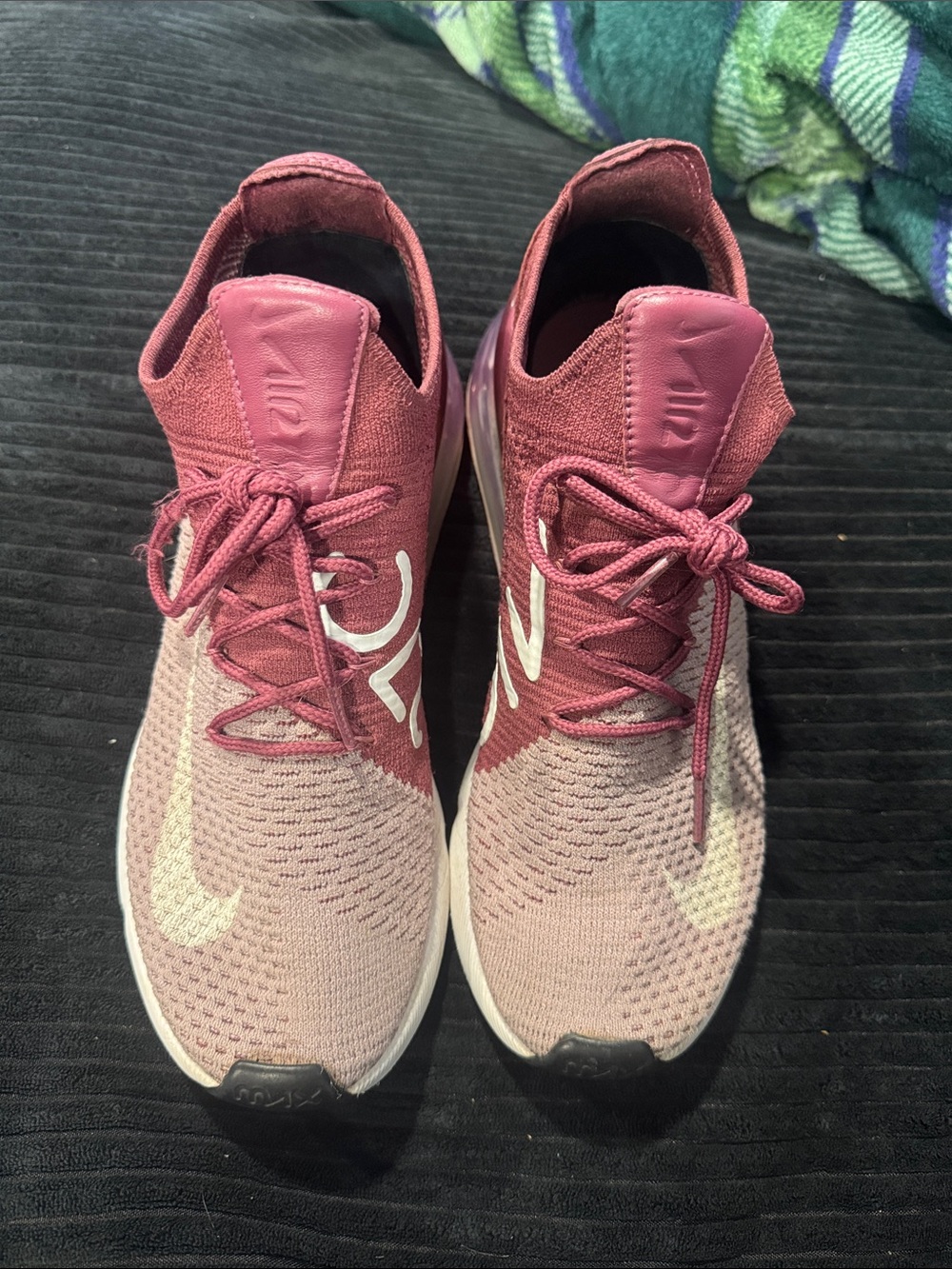 Nike Men’s Pink Knit Running Sneakers